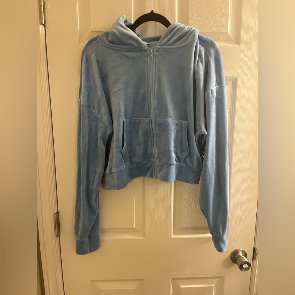 ⭐️Rose & Vine Blue Soft Zip Sweater - L/XL